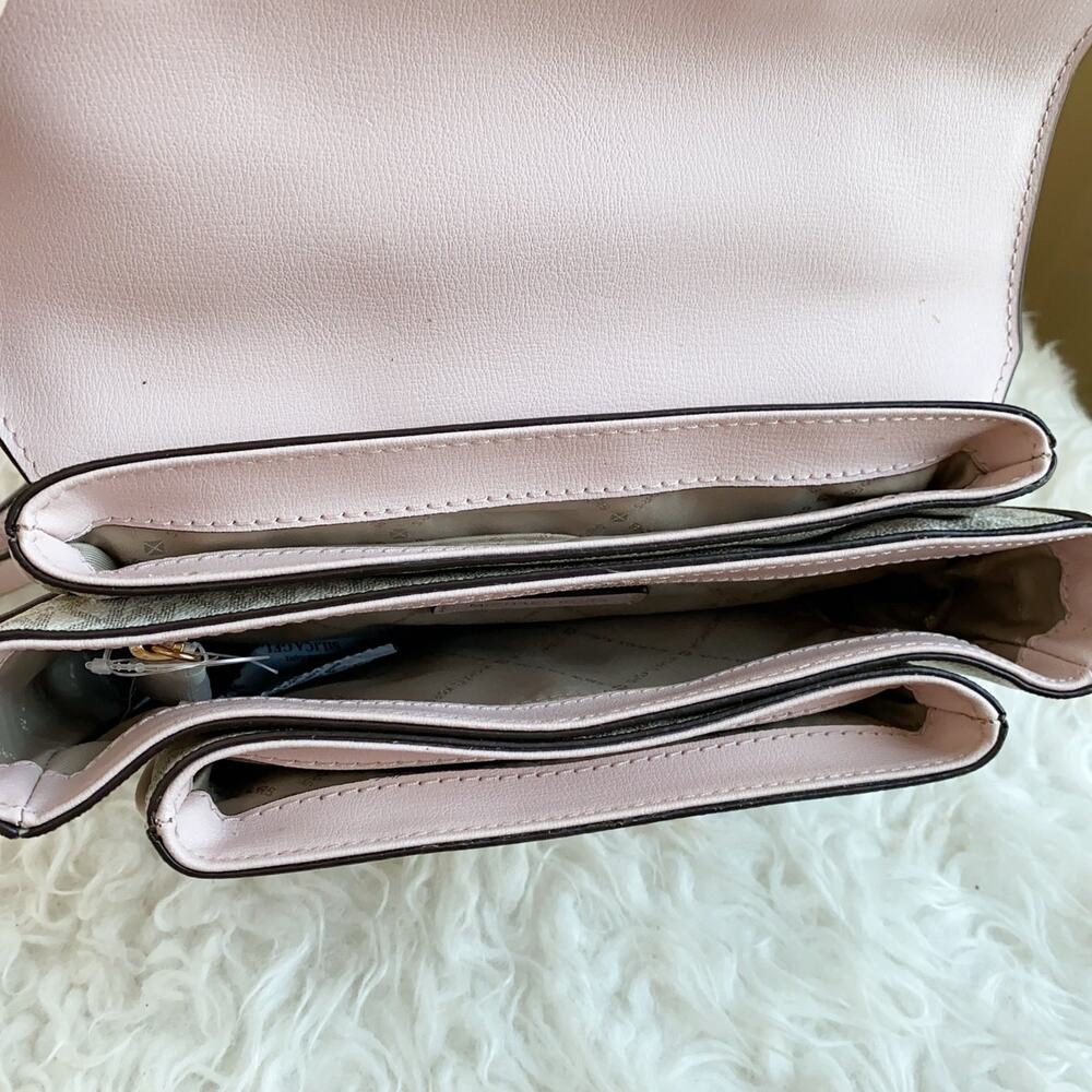 Michael Kors rose medium messenger - Picture 7 of 8
